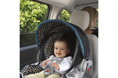 Graco thu hồi 3,7 triệu ghế an toàn cho bé có dây nịt bị xoắn